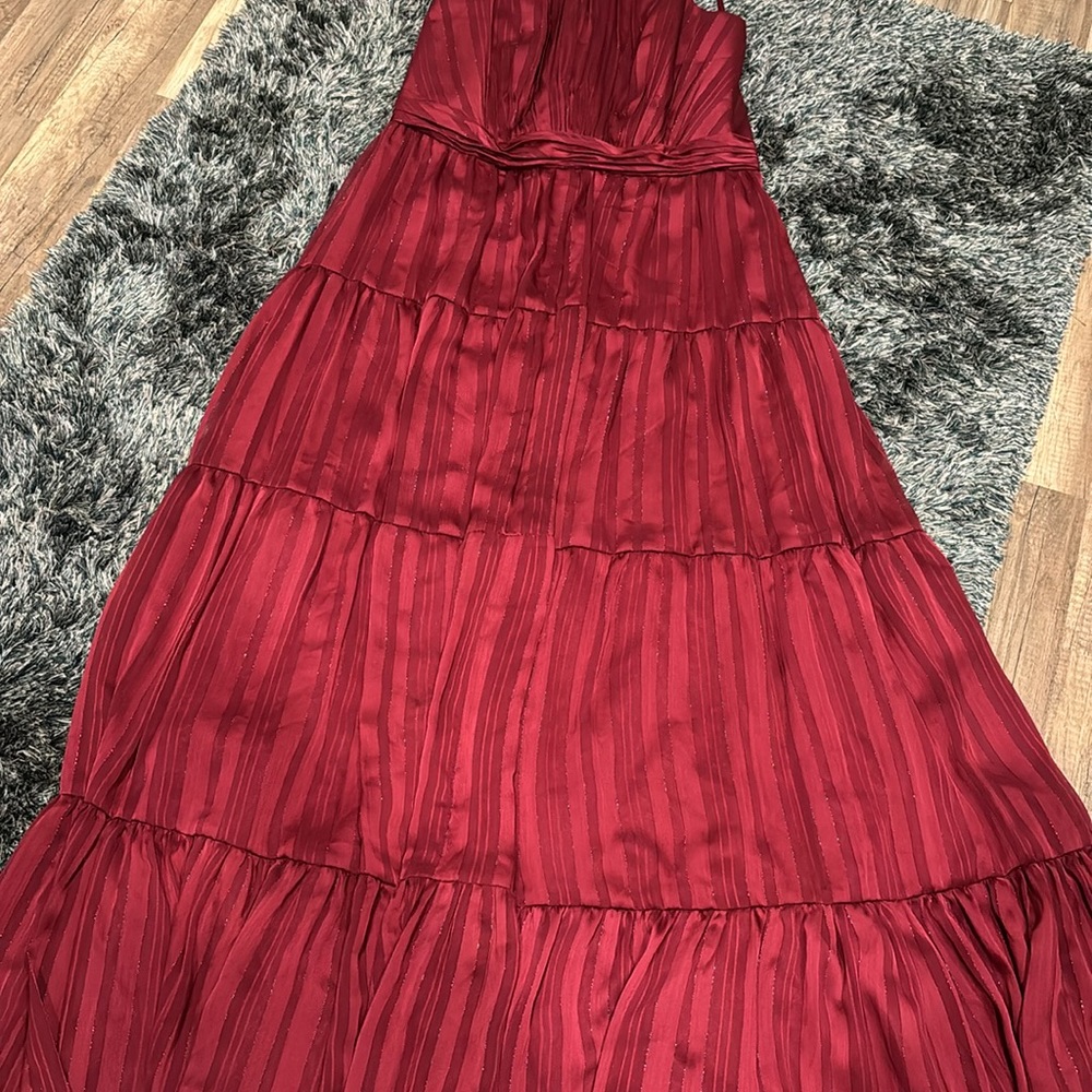 NWOT Mac Duggal burgundy tiered halter gown - Picture 16 of 16